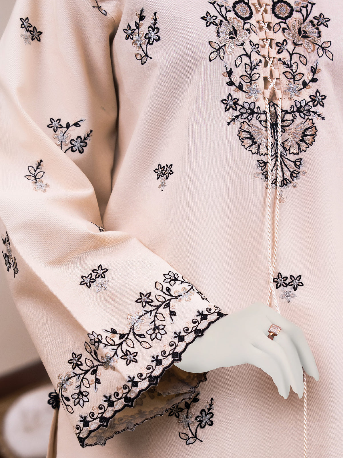 Embroidered Khaddar| Stitched