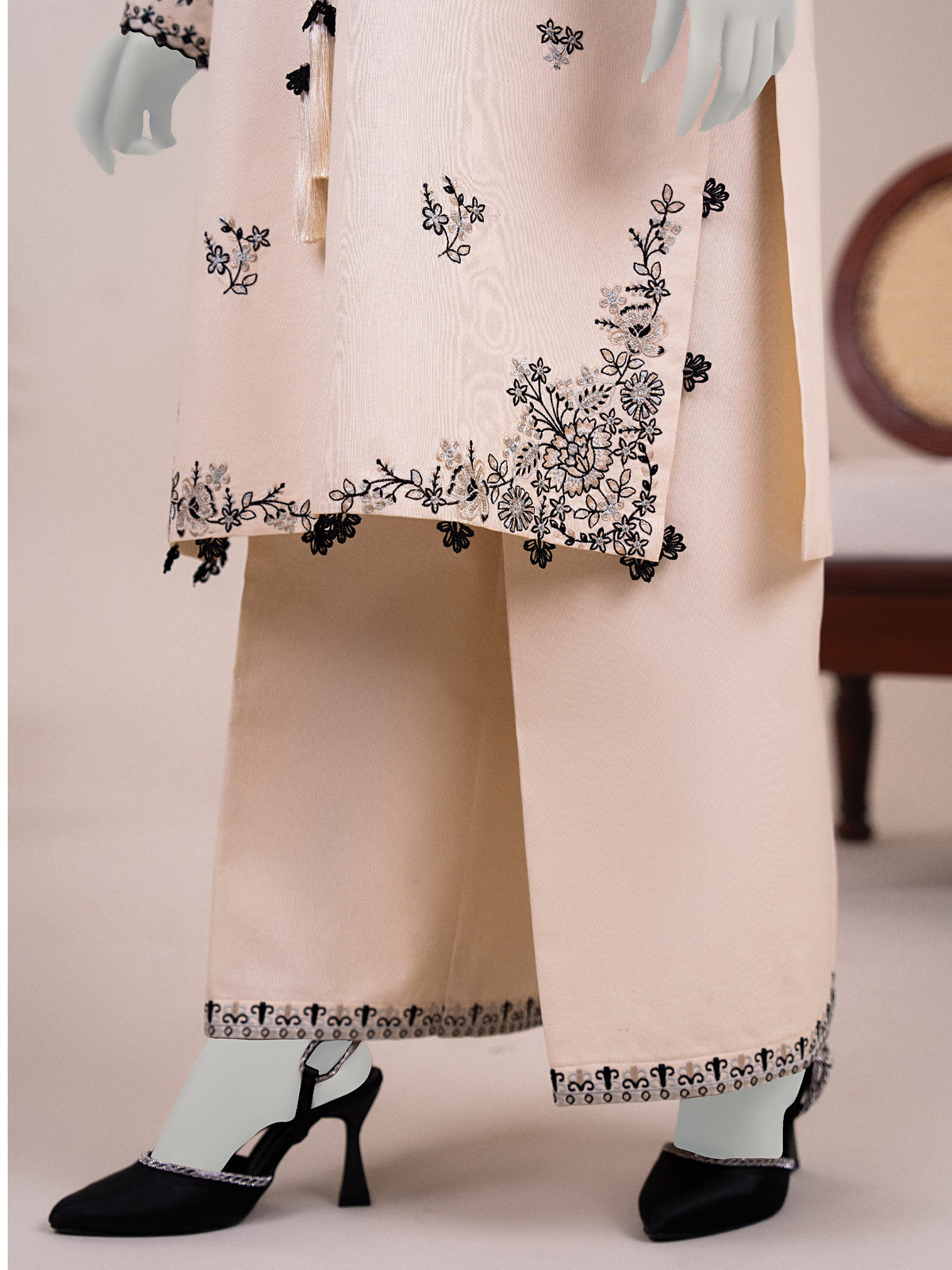 Embroidered Khaddar| Stitched